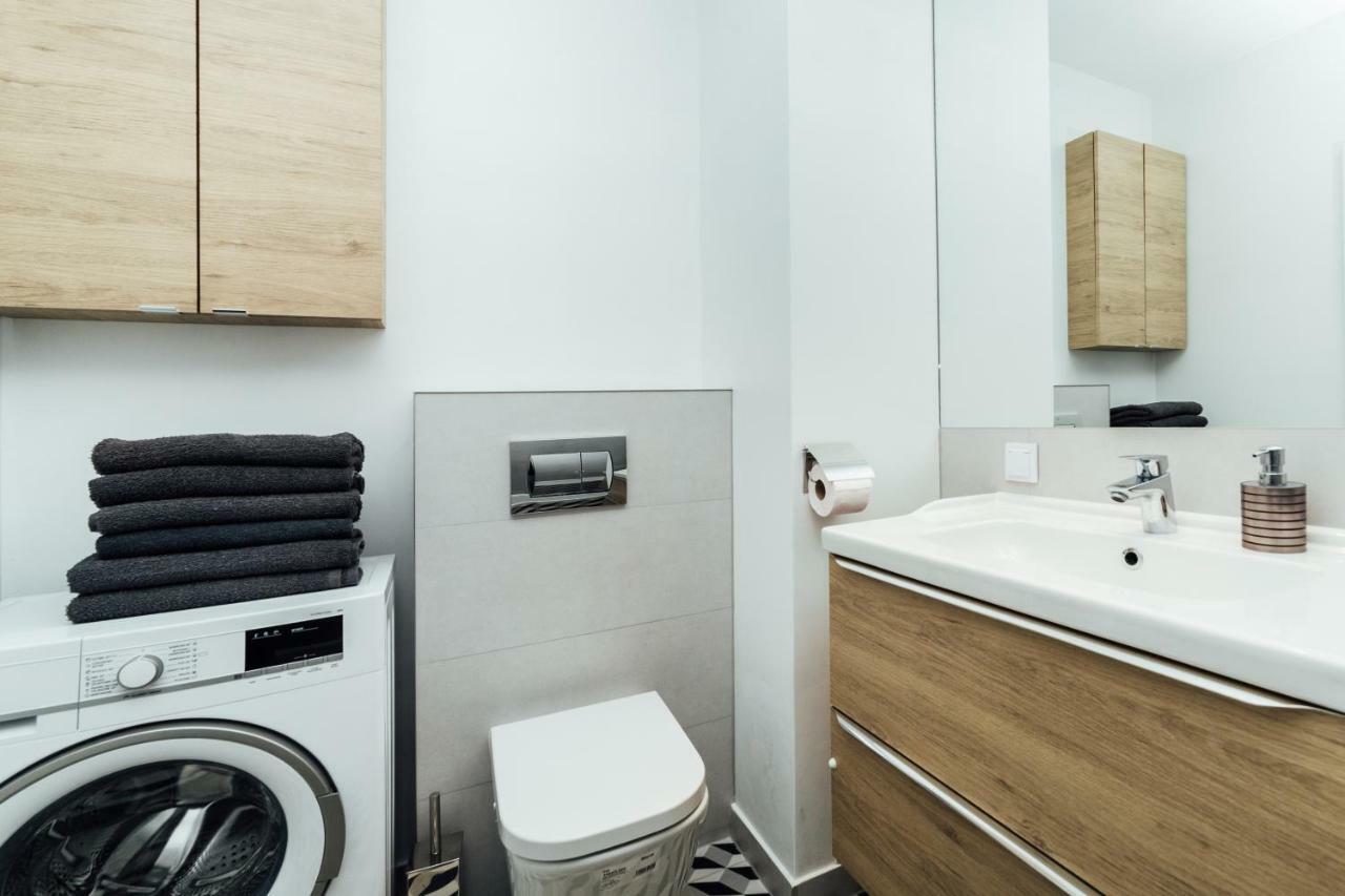 Pobookowane Stocznia Apartments Gdansk Bagian luar foto